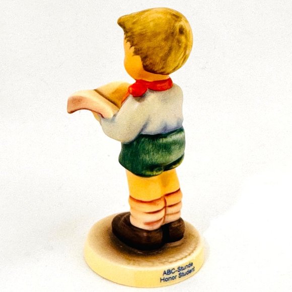 Goebel Hummel #2087/B  "Honor Student" TMK8 - Club Membership Edition - Picture 6 of 13